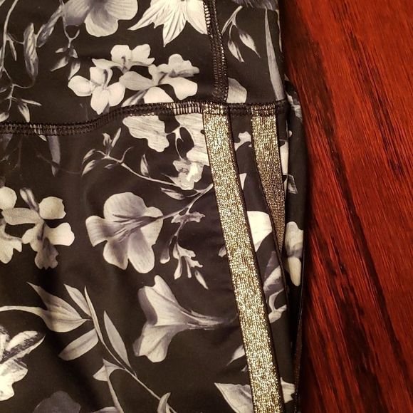 Old Navy Active Leggings XSmall - Picture 2 of 4